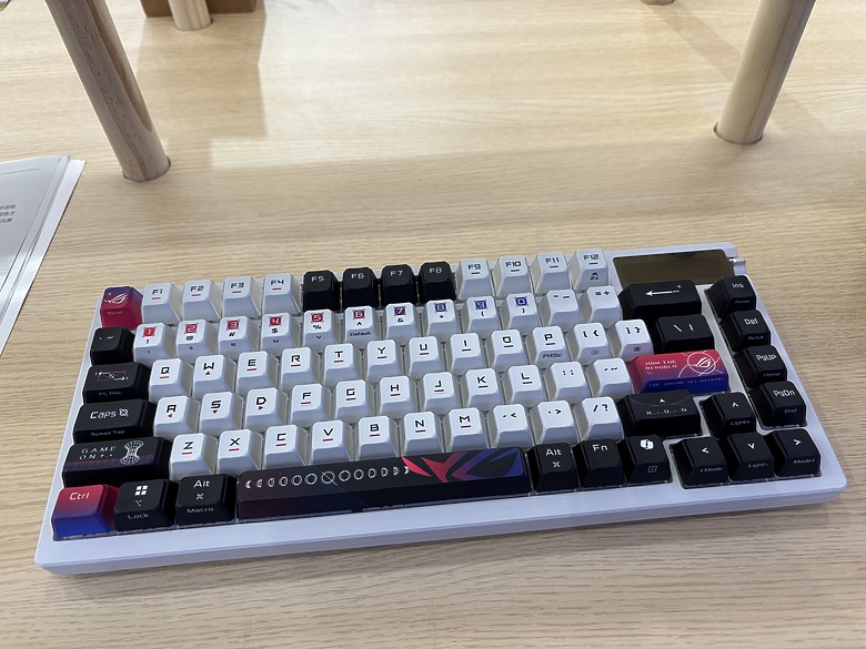 點我看大圖 杜甫遊記:Computex 2025(下)MONTECH/LianLi/darkFlash/Cougar/DeepCool/iRocks/TT/VK
