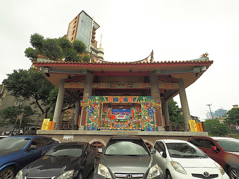 帶領探訪新莊故事 之 2025潮盛新莊活動 —《廟街:眾神連線》集章散策 與 《祭典中的ㄈㄨˊ碼》特展