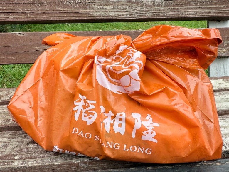 滿滿粽葉香的肉粽,每顆粽子獨立真空包裝設計,想吃多少拆多少,美味不變質