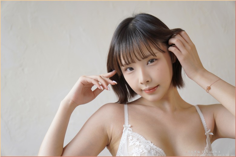 【 辣個 Vicky教主 】唯美棚拍教科書 ! 怪怪的貓爪入教儀式