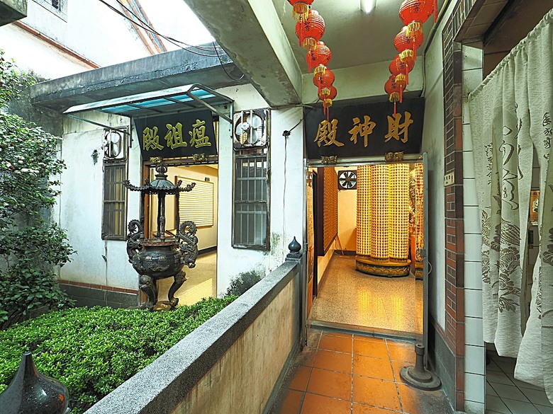 帶領探訪新莊故事 之 2025潮盛新莊活動 —《廟街:眾神連線》集章散策 與 《祭典中的ㄈㄨˊ碼》特展
