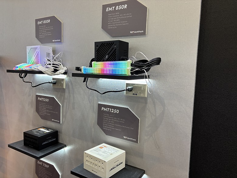 點我看大圖 杜甫遊記:Computex 2025(下)MONTECH/LianLi/darkFlash/Cougar/DeepCool/iRocks/TT/VK