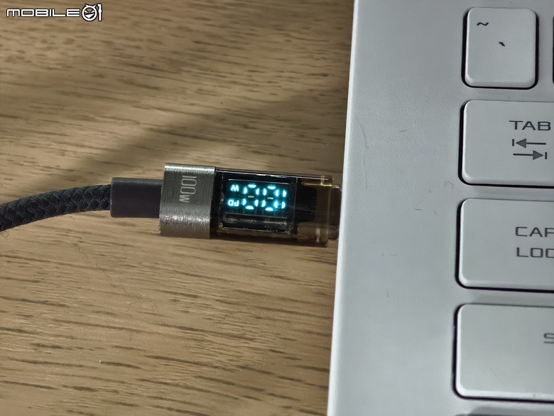 意外給到100W PD快充的 4K廣色域螢幕 PHPILIPS 27E2F7903
