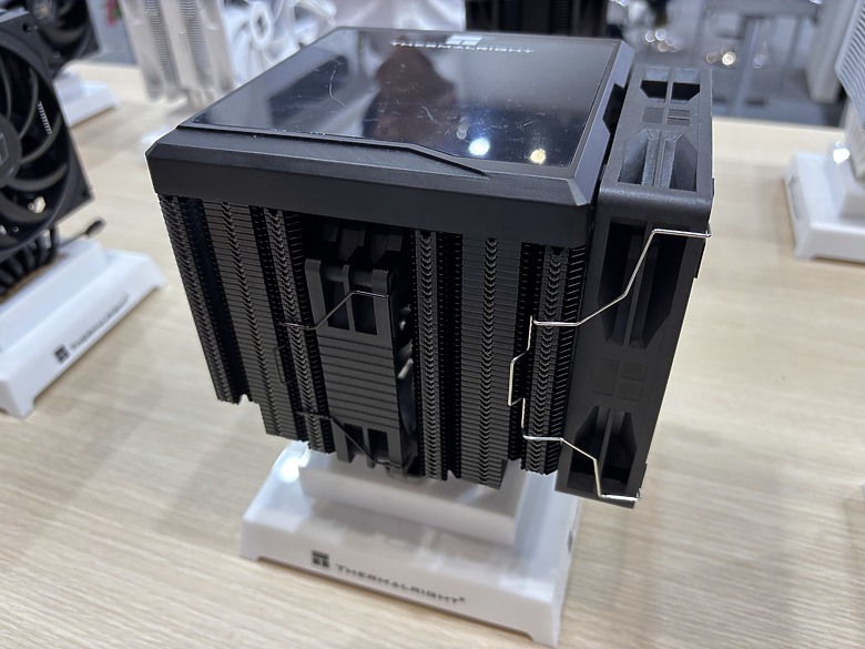 點我看大圖 杜甫遊記:Computex 2025(下)MONTECH/LianLi/darkFlash/Cougar/DeepCool/iRocks/TT/VK