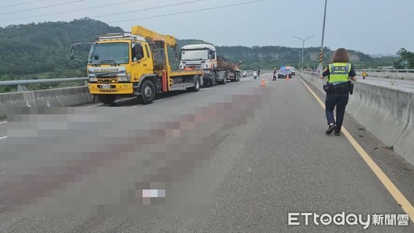 (苗栗)頭份砂石車駕駛下車摔倒☠️ ☠️遭機車高速撞擊爆頭💢💢(無影片)