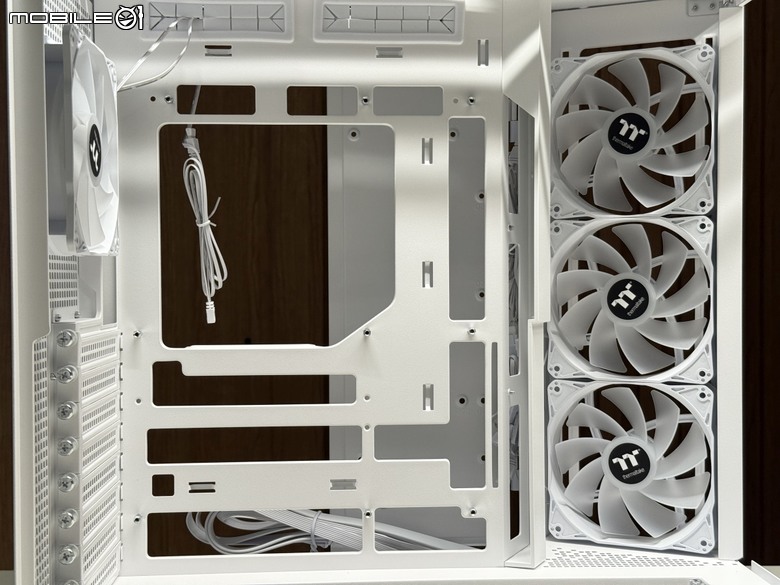 斜進風全景機殼!TT View 380 XL TG ARGB