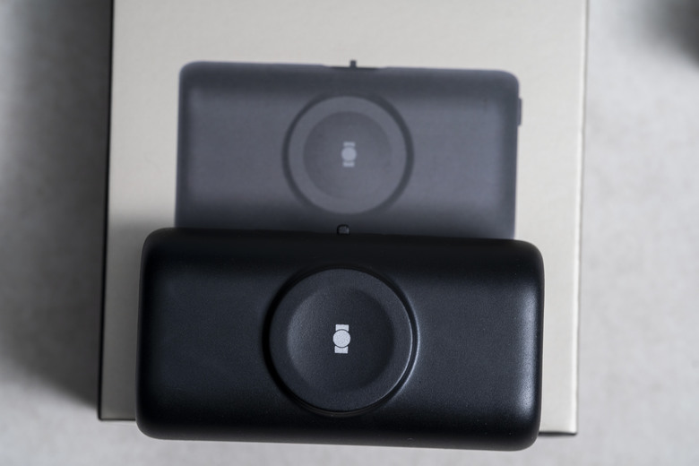 點我看大圖 【開箱測試】三星ITFIT 二合一無線充電行動電源5000mah 可充三星手錶