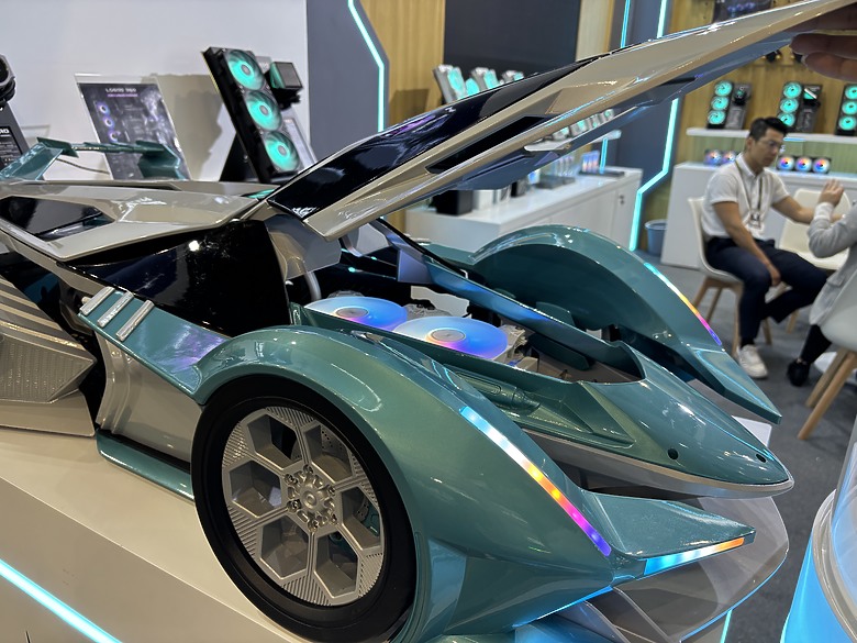 點我看大圖 杜甫遊記:Computex 2025(下)MONTECH/LianLi/darkFlash/Cougar/DeepCool/iRocks/TT/VK