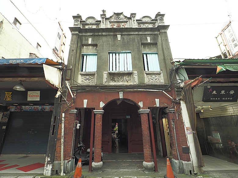 帶領探訪新莊故事 之 2025潮盛新莊活動 —《廟街:眾神連線》集章散策 與 《祭典中的ㄈㄨˊ碼》特展
