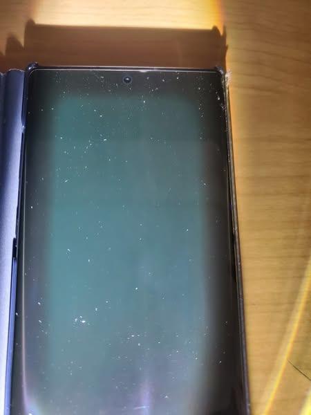 Note10+ 螢幕中間有大面積異色的情形
