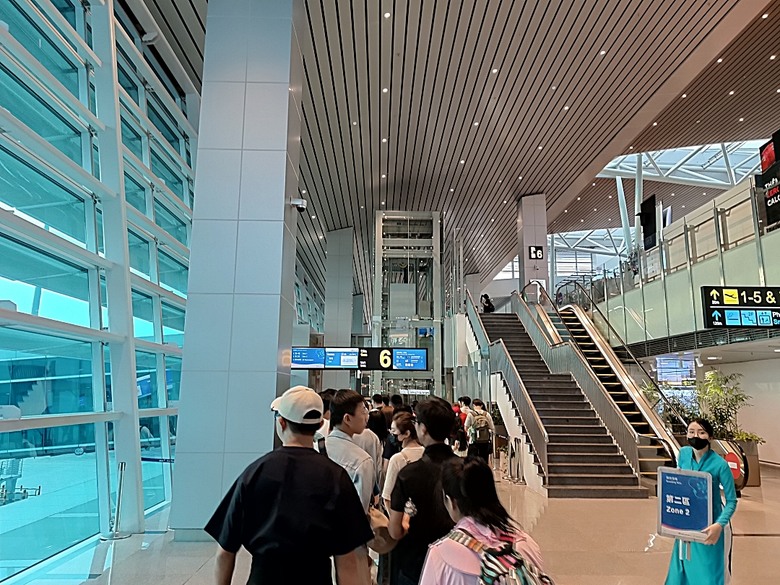中越峴港自助旅行之景點簡述與交通攻略 — 華航CI787+CI790班機、峴港機場入出境、當地包車接送與Grab — 2025年越南峴港、會安、美山、順化、巴拿山太陽世界六日歷史文化及遊樂園之旅 — 「楔子」