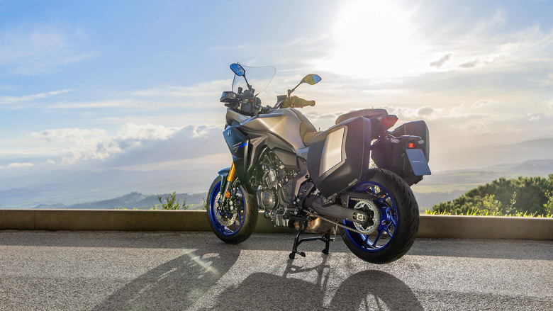 【海外新訊】2025 TRACER 7 海外發表，五吋TFT、電子油門、定速巡航一次到位