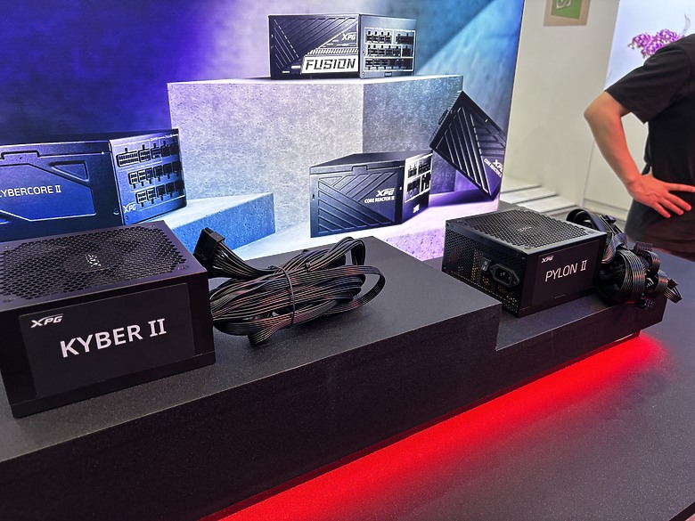 點我看大圖 杜甫遊記:Computex 2025(下)MONTECH/LianLi/darkFlash/Cougar/DeepCool/iRocks/TT/VK