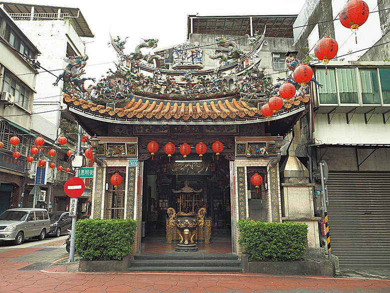 帶領探訪新莊故事 之 2025潮盛新莊活動 —《廟街:眾神連線》集章散策 與 《祭典中的ㄈㄨˊ碼》特展