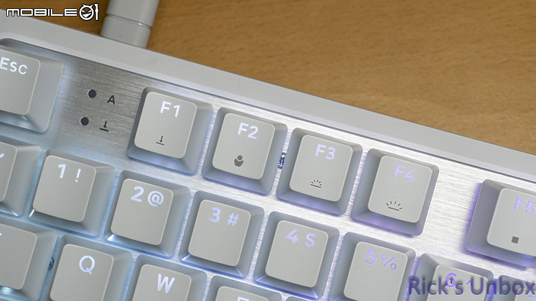 【開箱】海盜船新設計語言80%磁軸鍵盤 | CORSAIR K70 PRO TKL WHITE