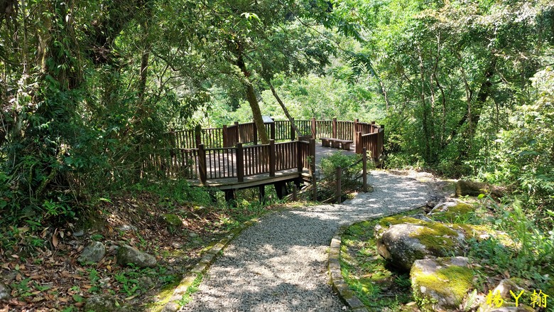 【郊山走走】烏來蝴蝶公園消暑愜意、輕鬆健行溪瀧步道、古圳步道