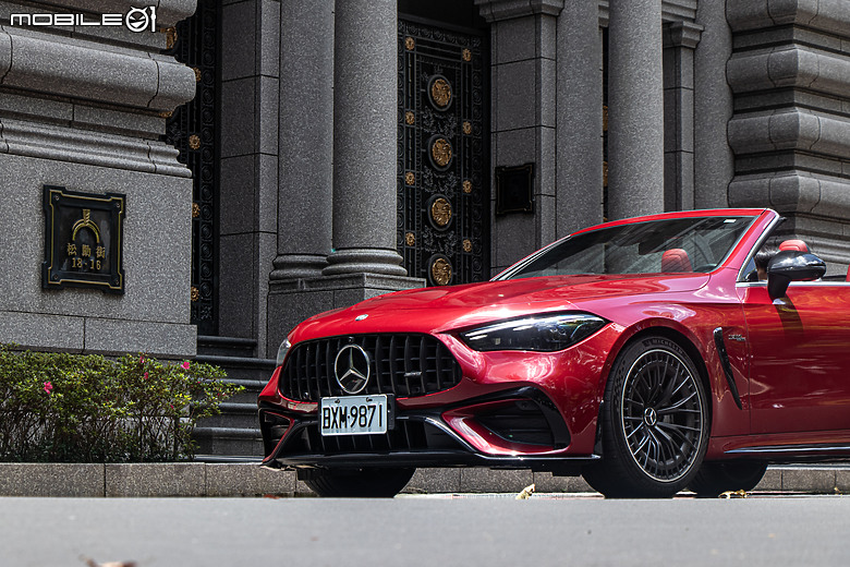 Mercedes-AMG CLE 53 4MATIC+ Cabriolet 試駕|性能底子一把罩,開篷吹風更逍遙!feat. A208 CLK
