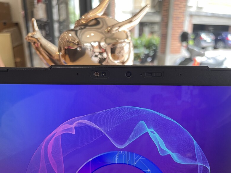 微星台中旗艦館 | Venture 14 AI+ 開箱大揭密，新一代的Ryzen AI處理器效能究竟如何?