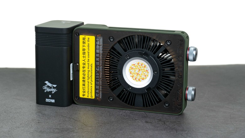 點我看大圖 「心得」智雲 MOLUS X100 RGB PRO - 美的不像是個攝影燈