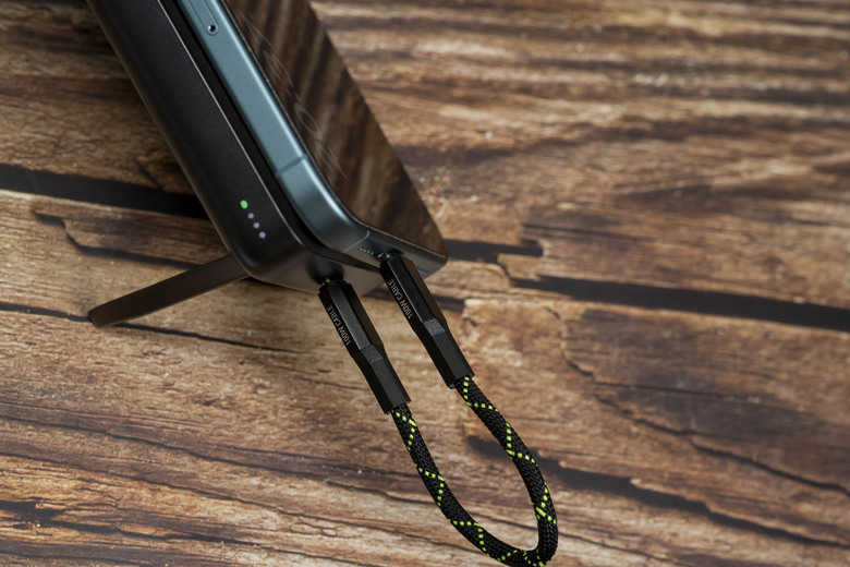 TEGIC 磁吸充電短線16cm 100w 專為磁吸行動電源設計充電線