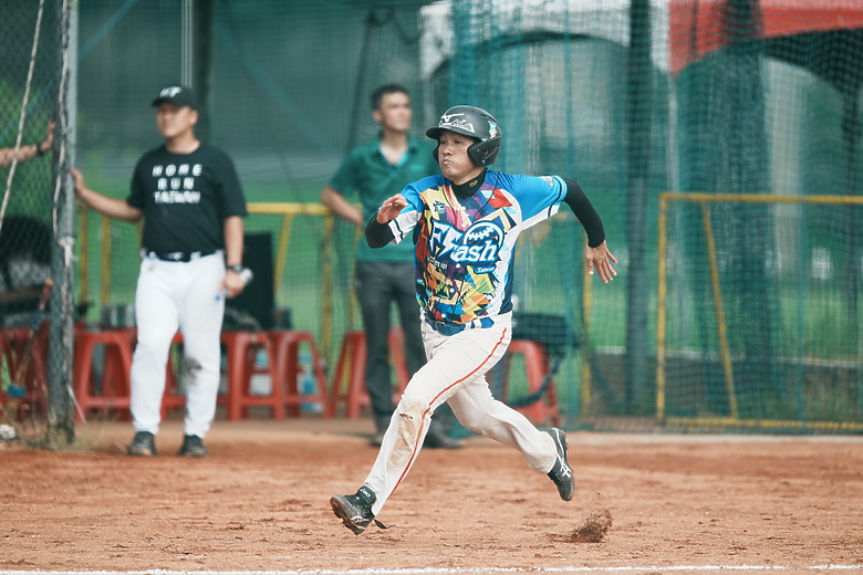 點我看大圖 Sigma 300-600mm f/4 DG OS Sports 評測報告|超望遠內變焦新標竿、一鏡封神誰與爭鋒!