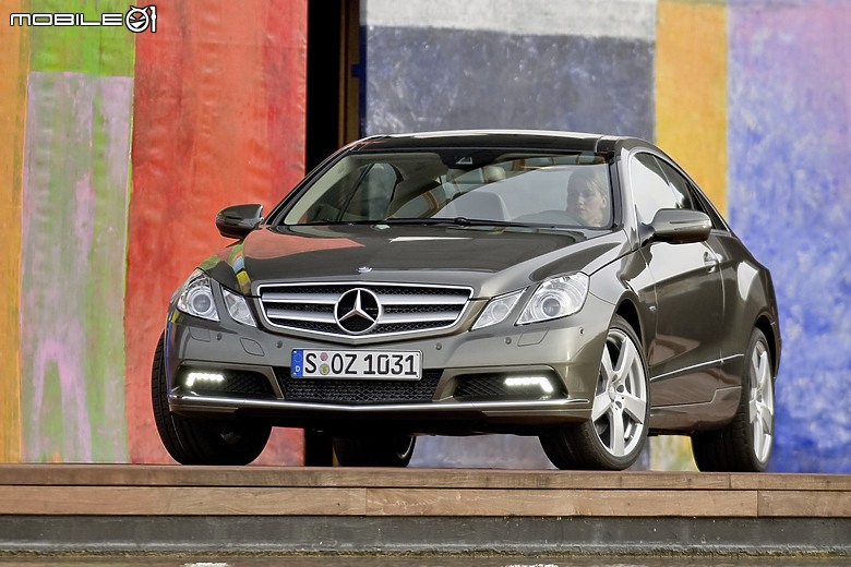 Mercedes-AMG CLE 53 4MATIC+ Cabriolet 試駕｜性能底子一把罩，開篷吹風更逍遙！feat. A208 CLK