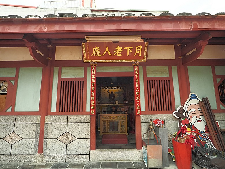 旗山火車站|糖鐵故事館、旗山天后宮、旗山武德殿、舊鼓山國小 — 在童話故事小屋中,VR體驗搭乘糖鐵之旗山車站與老街懷舊之旅