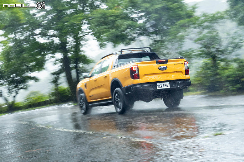 Ford Ranger FRS Edition 試駕｜好開好載，翻山越嶺的好夥伴！