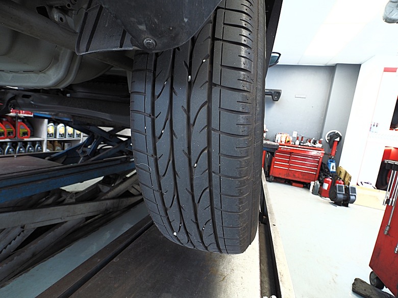 普利司通 Bridgestone TURANZA 6 輪胎開箱 — 在TOYOTA YARiS CROSS 享樂版之安裝紀錄與初使用心得