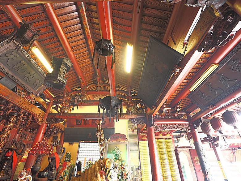 旗山火車站｜糖鐵故事館、旗山天后宮、旗山武德殿、舊鼓山國小 — 在童話故事小屋中，VR體驗搭乘糖鐵之旗山車站與老街懷舊之旅