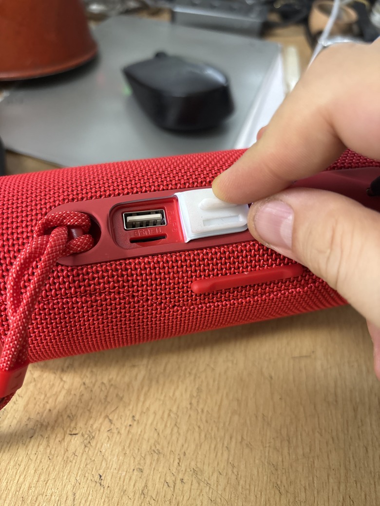 JBL. fb買到假貨