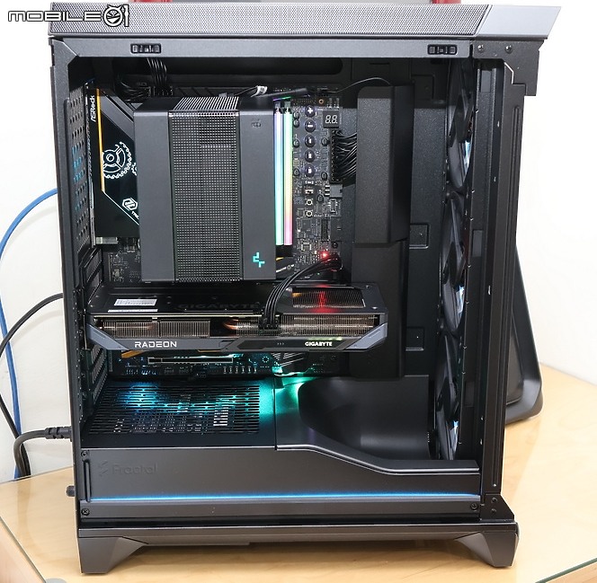 點我看大圖 歷久彌新改版升級 Fractal Design Meshify 3 RGB 開箱