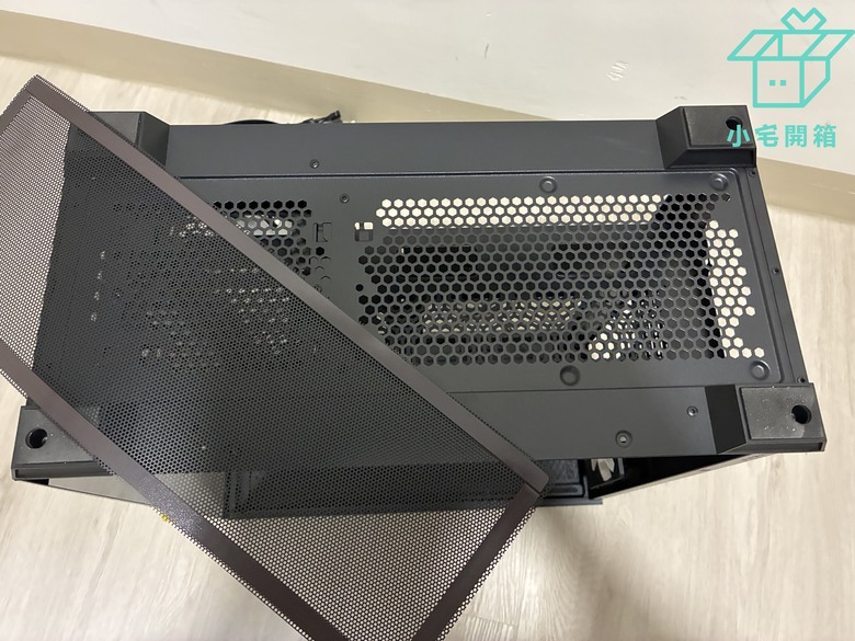 【小宅開箱】dashFlash DS900機殼開箱 大展雙玻璃全景透視、附風扇還能放手辦的平價機殼