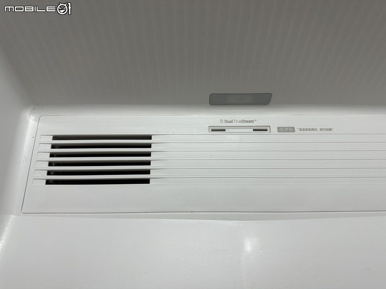 【試用】LG Styler 蒸氣電子衣櫥第二代，內建高壓蒸氣掛燙機，AI護理衣物