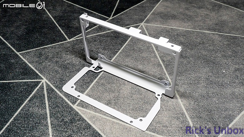 【開箱】可上下顛倒展示的機殼 | MONTECH HS01 PRO WHITE