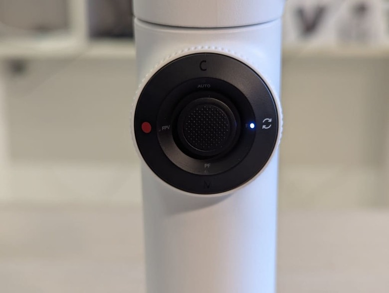 Insta360 Flow 2 手機穩定器開箱：平價入門三軸雲台