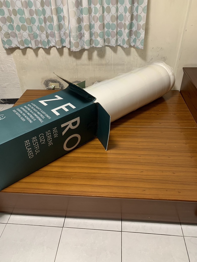 開箱終於送到貨的hoi床墊