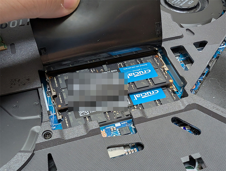 STRIX G815LW 免工具升級64G記憶體過程、接外接螢幕跑看看