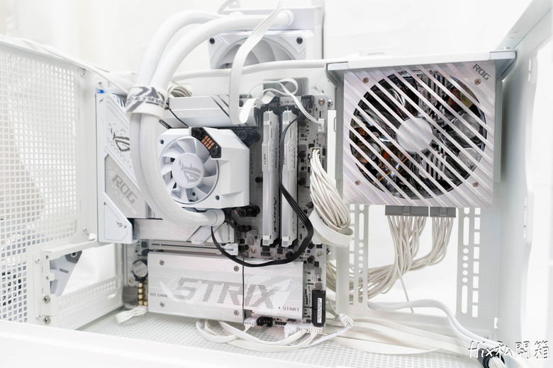 點我看大圖 緊湊小鋼砲載體 九州風神DeepCool CH260