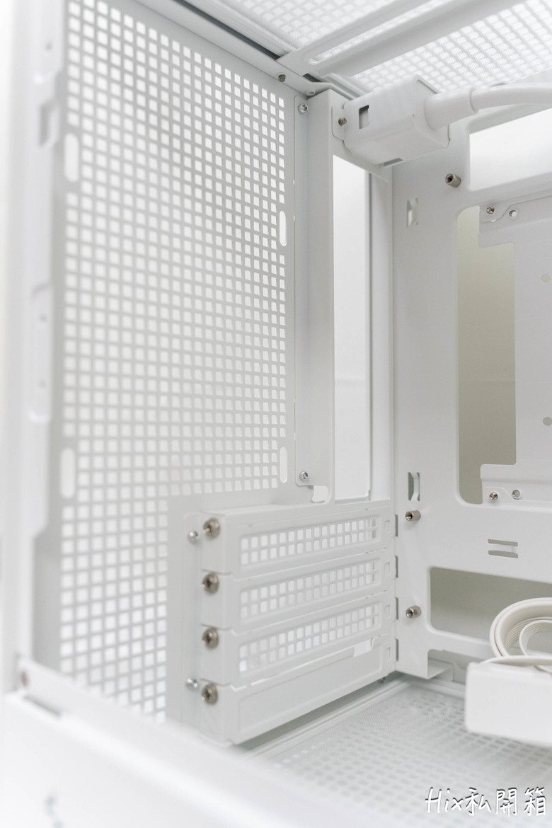 點我看大圖 緊湊小鋼砲載體 九州風神DeepCool CH260