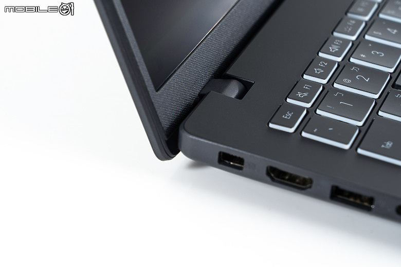 ASUS V16 (V3607) 測試報告｜不到四萬就有 RTX 5060，「輕電競筆電」值得嗎？