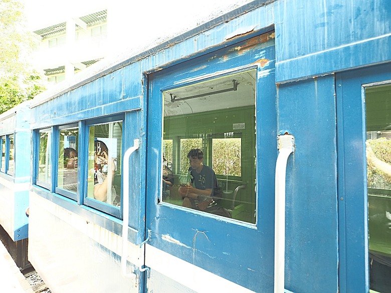 旗山火車站|糖鐵故事館、旗山天后宮、旗山武德殿、舊鼓山國小 — 在童話故事小屋中,VR體驗搭乘糖鐵之旗山車站與老街懷舊之旅