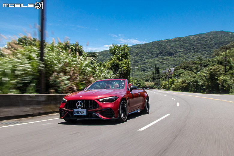 Mercedes-AMG CLE 53 4MATIC+ Cabriolet 試駕|性能底子一把罩,開篷吹風更逍遙!feat. A208 CLK