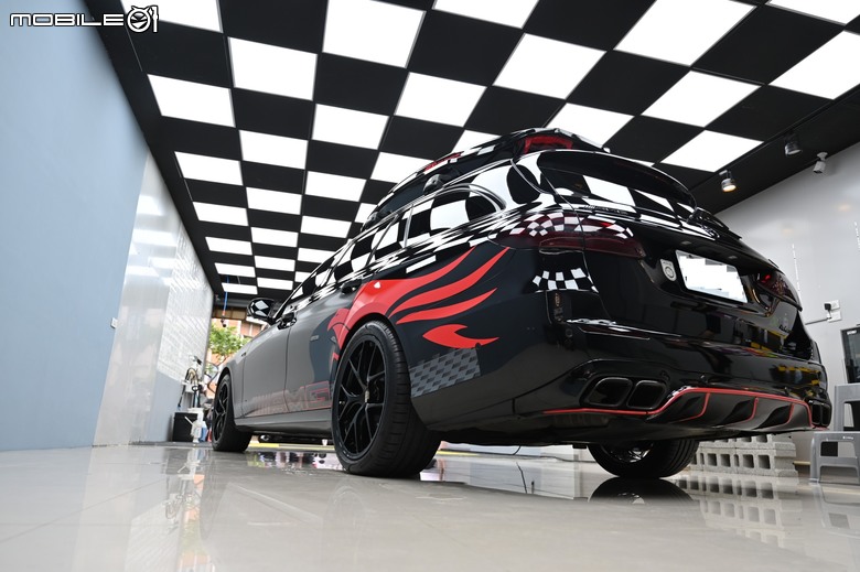 [分享]AMG E43 ESTATE F1 SAFETY CAR 塗裝 彩貼分享