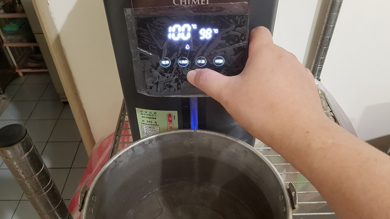 點我看大圖 CHIMEI WB-50YTB2 5L 熱水瓶開箱 (圖多慎入)