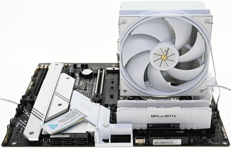 點我看大圖 THERMALRIGHT索摩樂ASSASSIN X 120 R DIGITAL WHITE散熱器開箱
