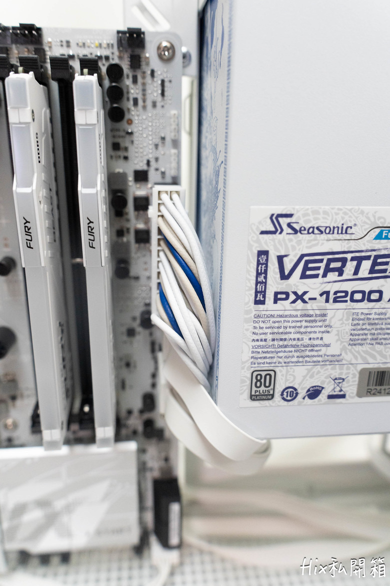 點我看大圖 緊湊小鋼砲載體 九州風神DeepCool CH260