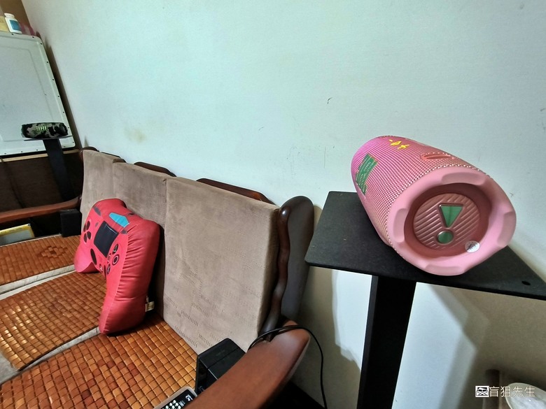 【盲狙先生傳95】JBL CHARGE 6 | 睽違四年發燒級可攜式藍牙喇叭再登場,多種功能翻新驚喜加倍!
