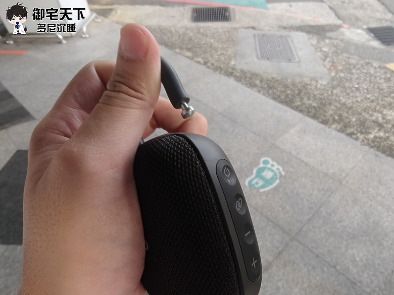 開箱｜TOZO SoundGo 隨身喇叭 - 強勁 10W 功率輸出，還配置 IPX8 防水的小鋼炮之作！