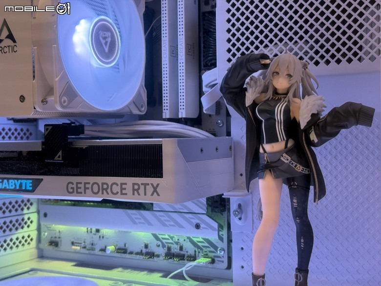 左右都能擺!君主HS01 Pro & 創世紀2代 ATX3.1電源